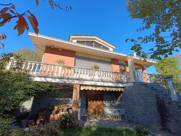 casa indipendente in vendita a Lauriano