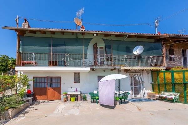 casa indipendente in vendita a Lauriano