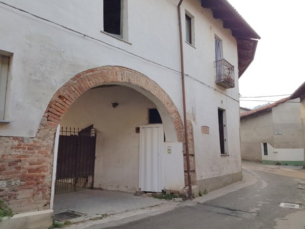 casa indipendente in vendita a Lauriano