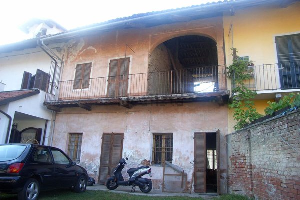 casa indipendente in vendita a Lauriano