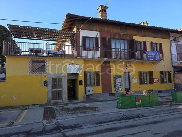 negozio in vendita a Lauriano