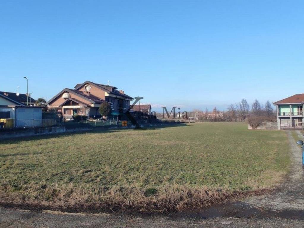 terreno edificabile in vendita a Lauriano