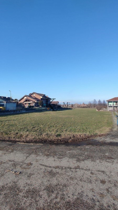 terreno edificabile in vendita a Lauriano