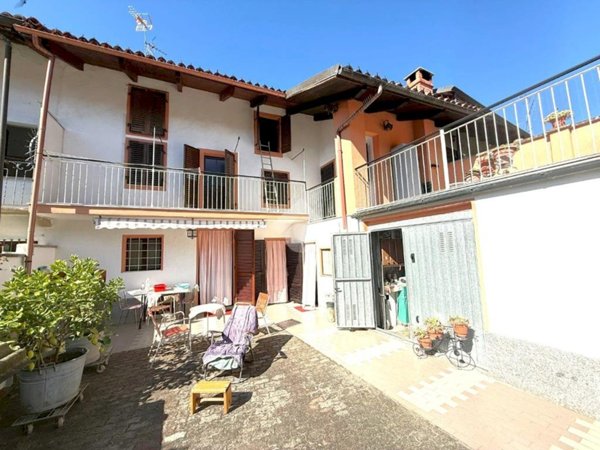 casa semindipendente in vendita a Lauriano