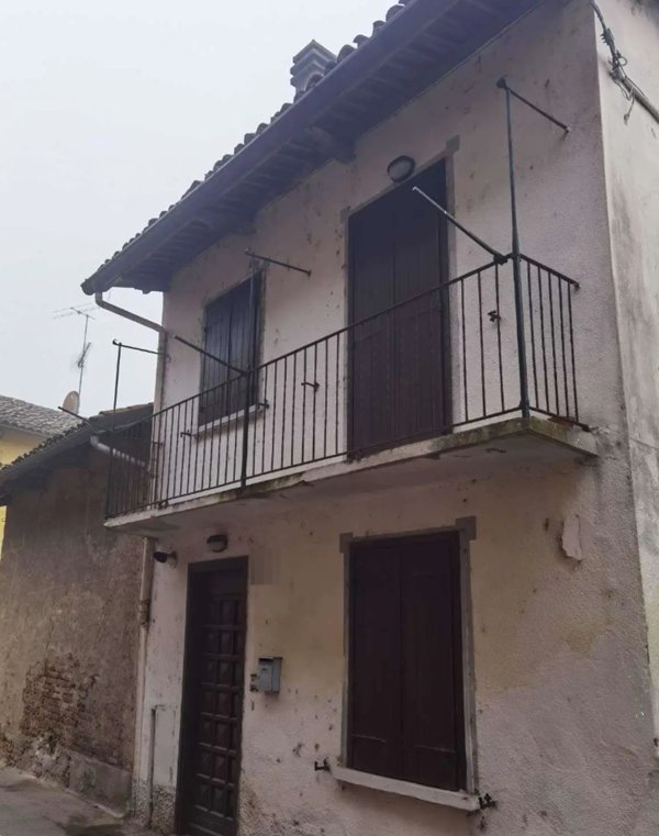 casa indipendente in vendita a Lauriano