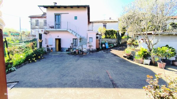 casa indipendente in vendita a Lauriano