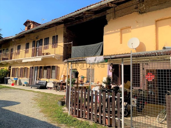 casa indipendente in vendita a Lauriano