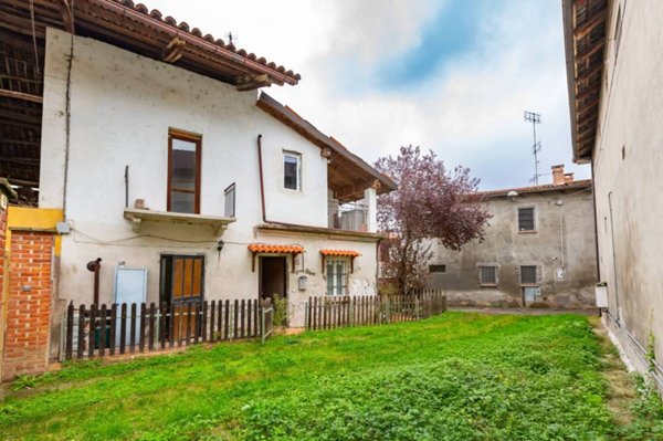 casa indipendente in vendita a Lauriano
