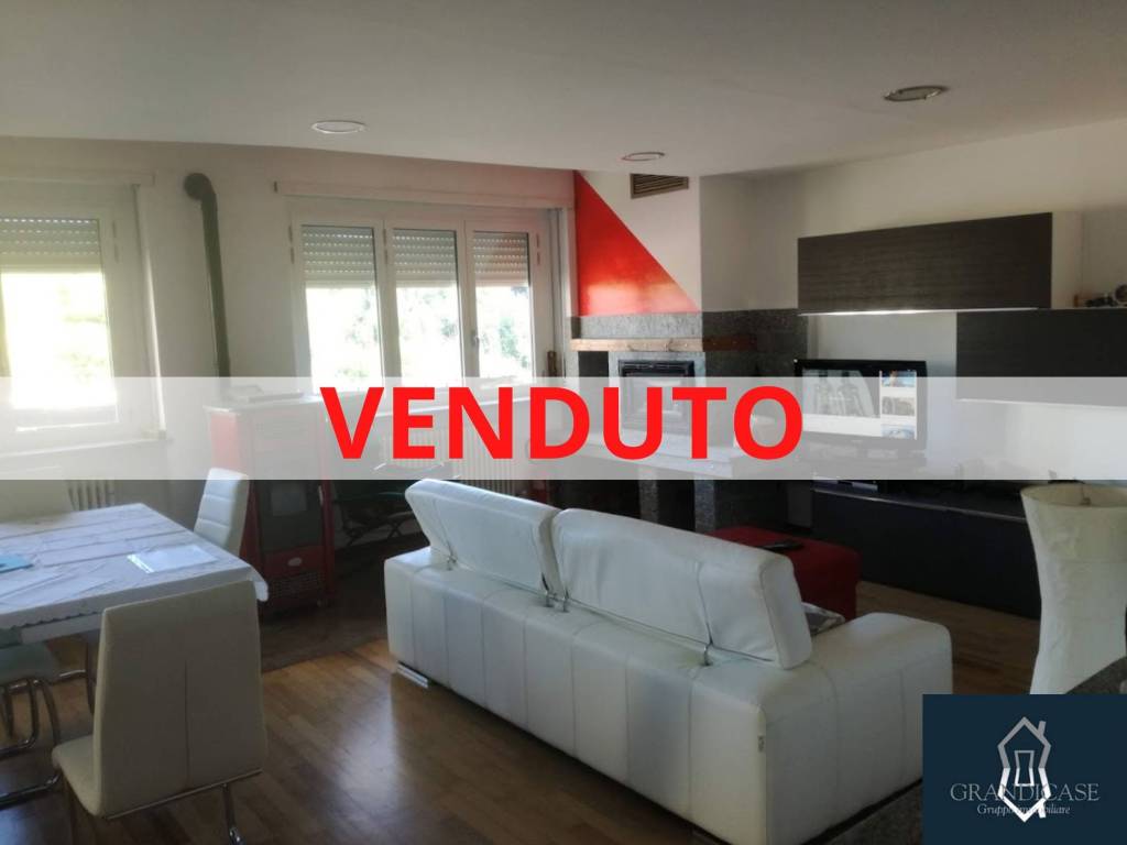 casa indipendente in vendita a Lauriano