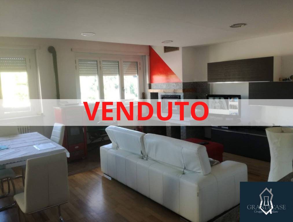 casa indipendente in vendita a Lauriano