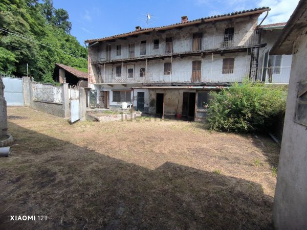casa indipendente in vendita a Lauriano