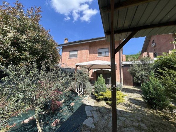 casa indipendente in vendita a Lauriano