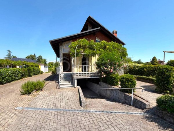 casa indipendente in vendita a Lauriano