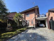 casa indipendente in vendita a Lauriano