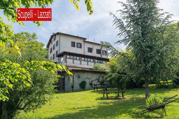 casale in vendita a Fortunago in zona Gravanago