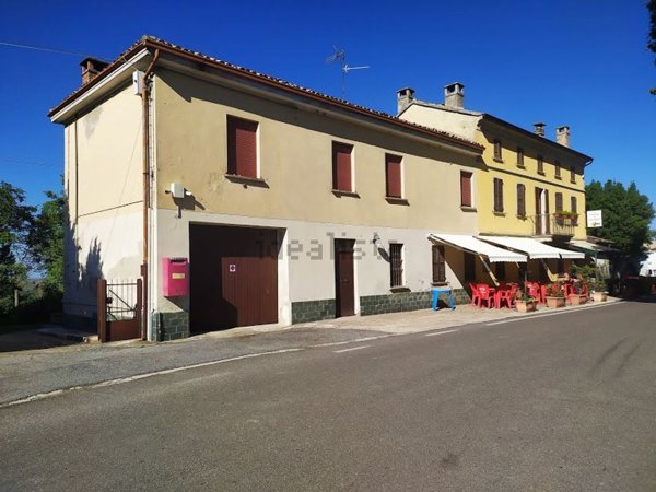 appartamento in vendita a Fortunago in zona Costa Cavalieri