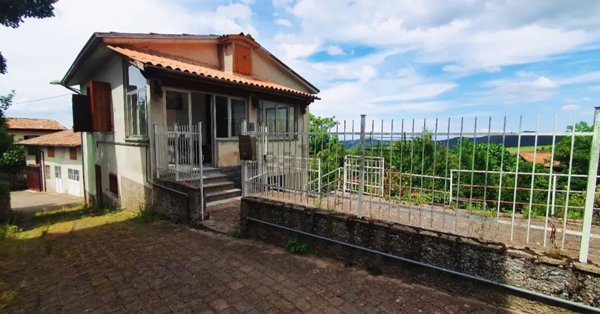casa indipendente in vendita a Fortunago in zona Costa Cavalieri