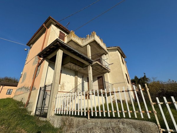 casa semindipendente in vendita a Fortunago in zona Sant'Eusebio