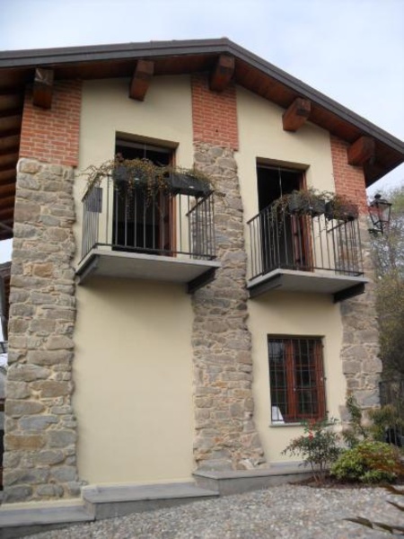 casa indipendente in vendita a Fortunago in zona Costa Cavalieri