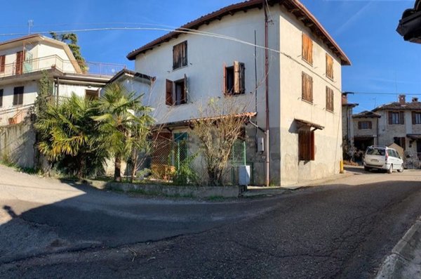 appartamento in vendita a Fortunago in zona Gravanago