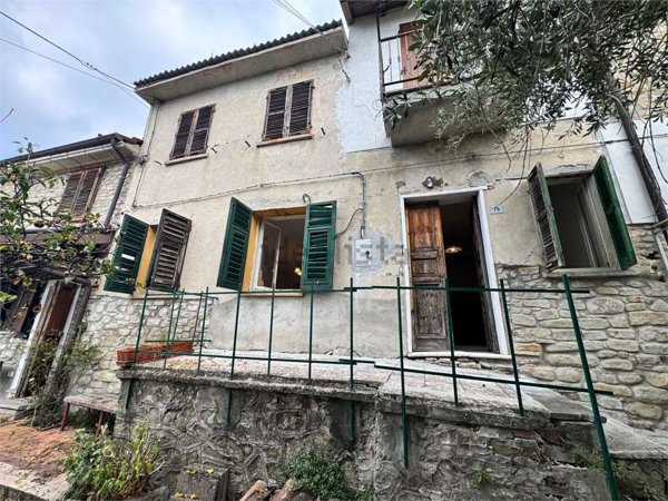 casa indipendente in vendita a Fortunago in zona Costa Cavalieri