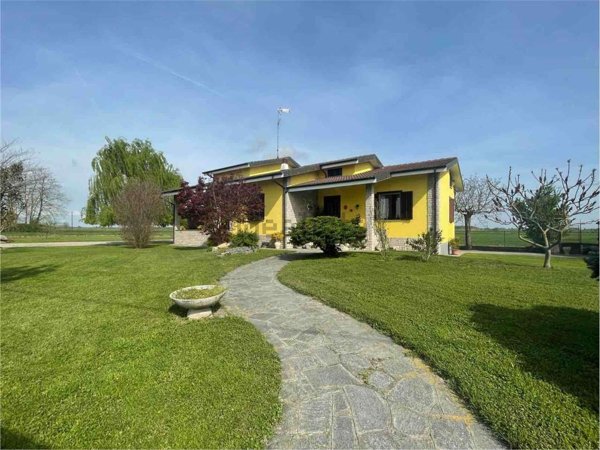 casa indipendente in vendita a Frascarolo