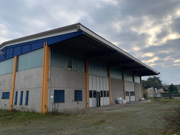 capannone in vendita a Galliavola