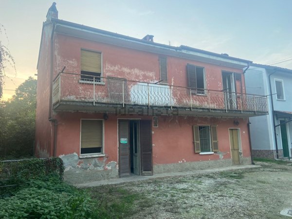 casa indipendente in vendita a Galliavola