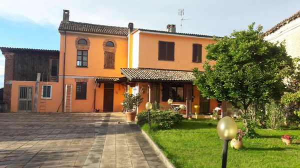 casa indipendente in vendita a Gambarana