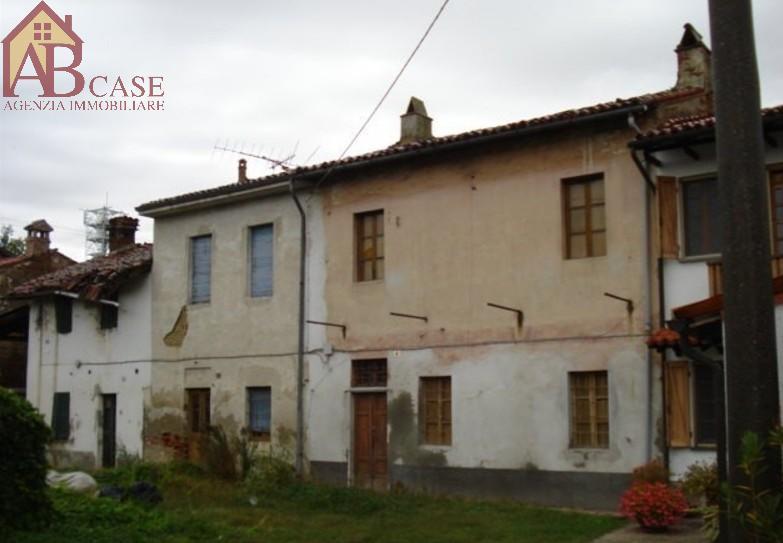 casa indipendente in vendita a Gambarana