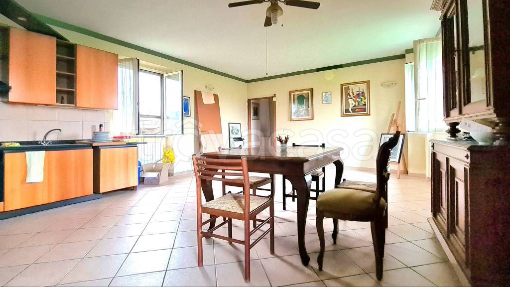 casa indipendente in vendita a Gambarana