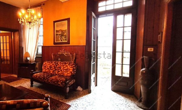casa indipendente in vendita a Gambarana