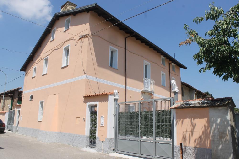 casa indipendente in vendita a Gambarana
