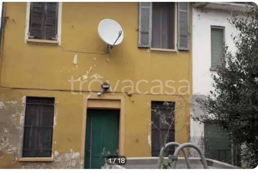casa indipendente in vendita a Gambarana