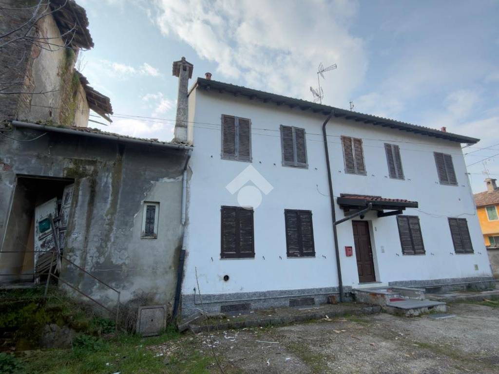 appartamento in vendita a Gambarana