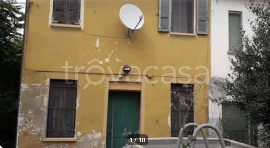 casa indipendente in vendita a Gambarana