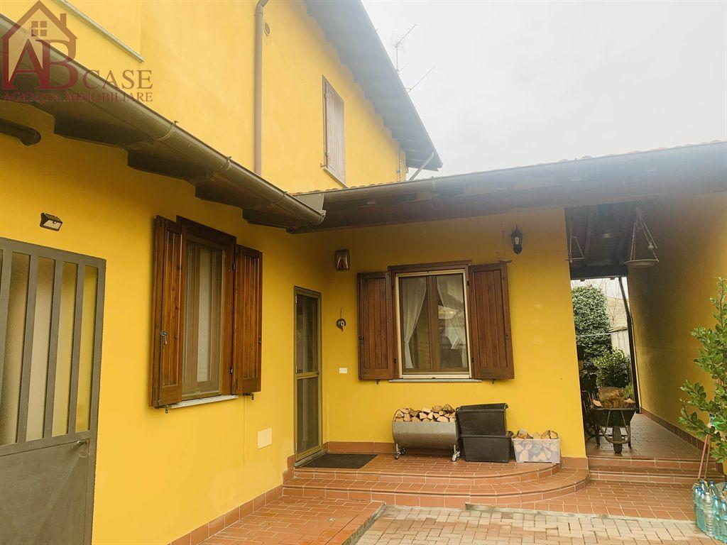 casa indipendente in vendita a Gambolò