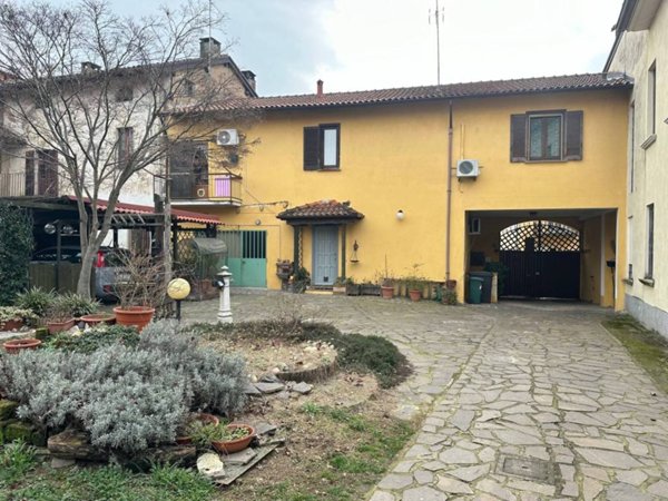 casa indipendente in vendita a Gambolò