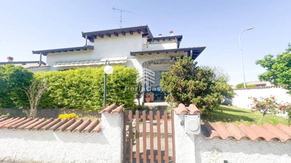 casa indipendente in vendita a Gambolò
