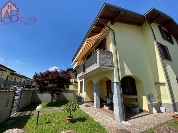 casa indipendente in vendita a Gambolò