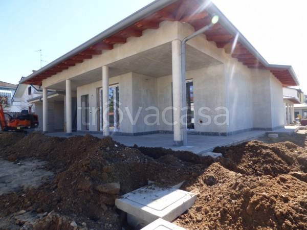 casa indipendente in vendita a Gambolò