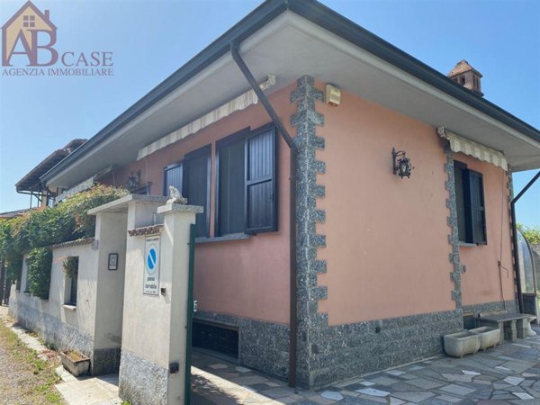 casa indipendente in vendita a Gambolò