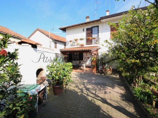 casa indipendente in vendita a Gambolò in zona Garbana