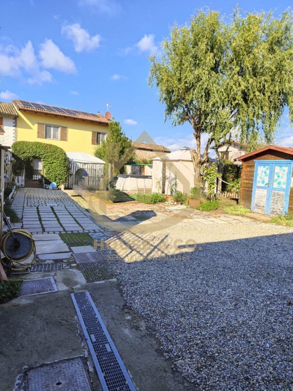 casa indipendente in vendita a Gambolò in zona Remondò