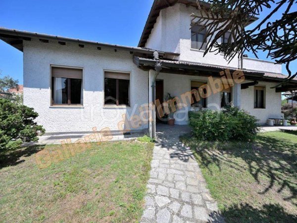casa indipendente in vendita a Gambolò