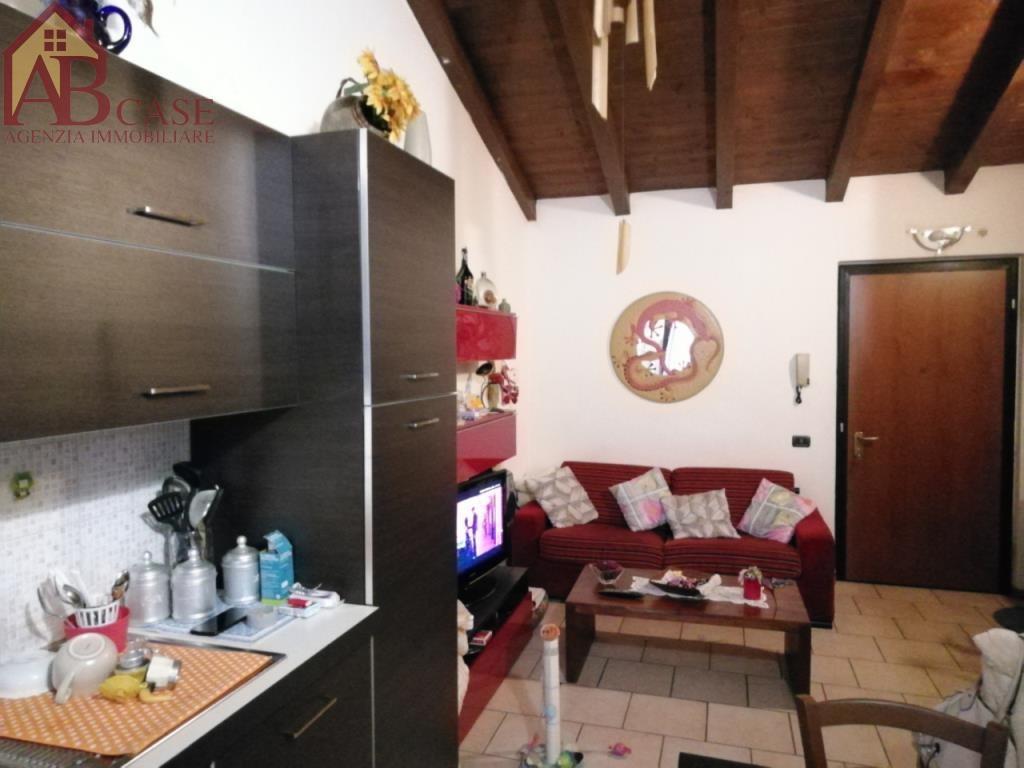 appartamento in vendita a Gambolò