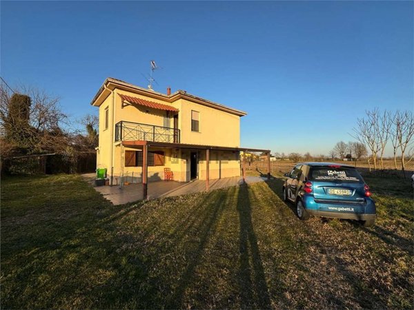 casa indipendente in vendita a Gambolò