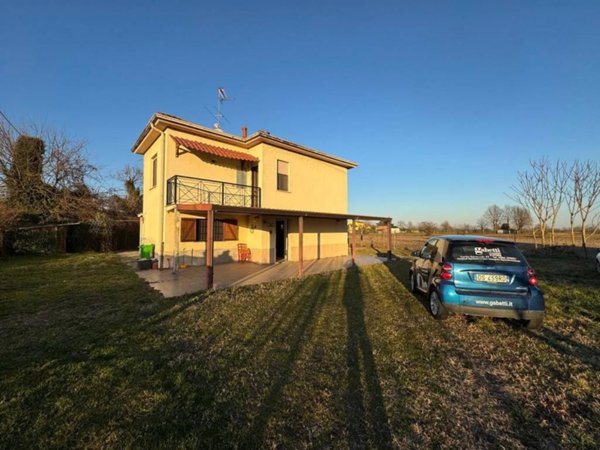 casa indipendente in vendita a Gambolò