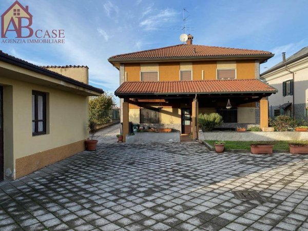 casa indipendente in vendita a Gambolò