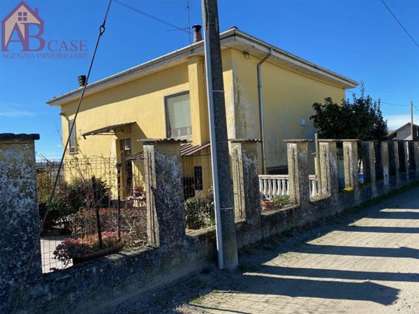 casa indipendente in vendita a Gambolò